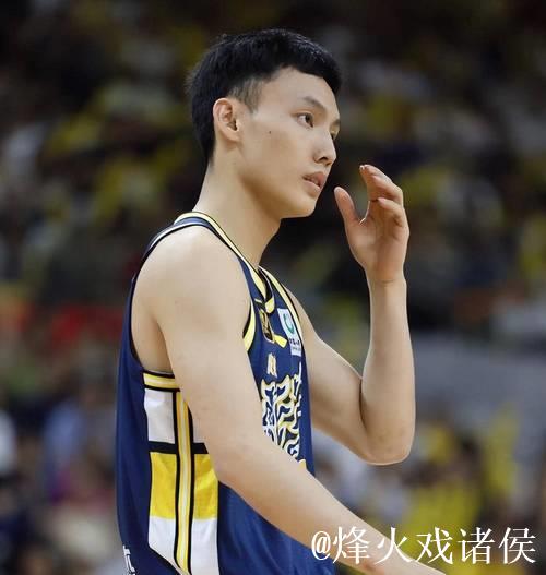 广东赛前迎来两个好消息!徐杰正式复出,崔永熙自宣康复进度 广东赛前迎来两个好消息!徐杰正式复出,崔永熙自宣康复进度